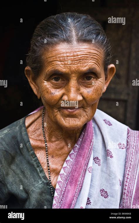 Indian old women with wrinkle face Stock Photo - Alamy