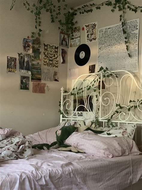 Grunge Grey Aesthetic Room - annialexandra