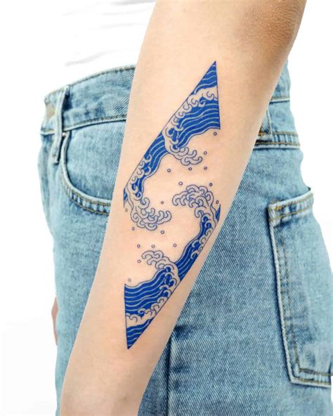 30 Wonderful Wave Tattoo Ideas for Men & Women in 2022