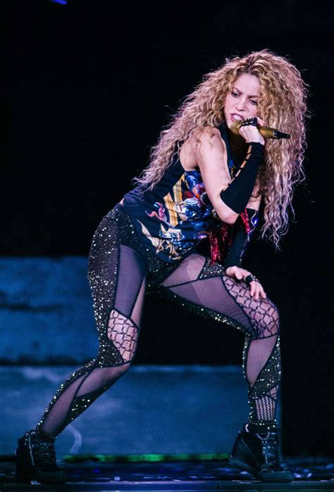 Shakira Live In Concert - Gloria Bernita