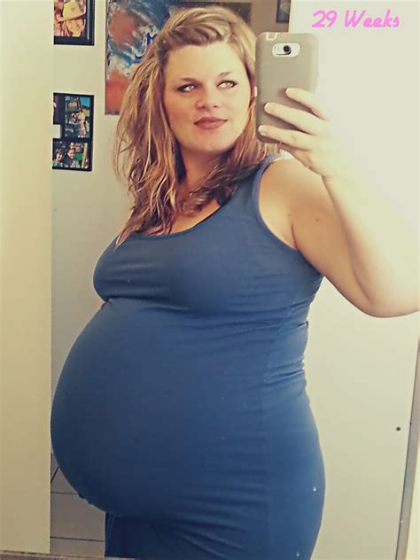 29 weeks pregnant with triplets – The Maternity Gallery