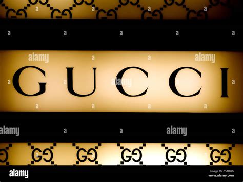 Gucci Logo Gold