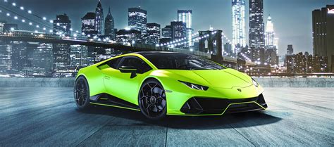 Huracán EVO Fluo Capsule: light up your road