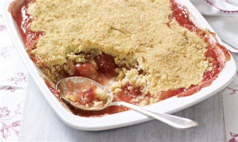 Mary Berry special: Plum and apple crumble with a super-crunchy topping ...