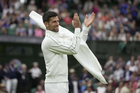 Wimbledon 2023: Novak Djokovic tries to dry court with his towel, crowd ...