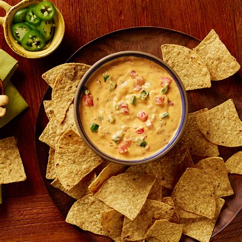 Cheddar Nacho Dip Recipe | RAGÚ