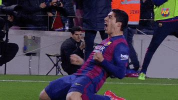 Luis Suarez GIFs - Find & Share on GIPHY