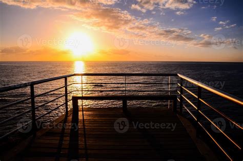 Ocean view during sunset 16733966 Stock Photo at Vecteezy