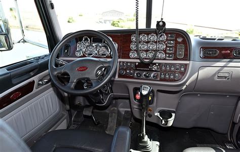 Custom Peterbilt | Custom peterbilt, Truck interior, Peterbilt