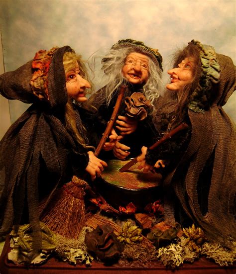 The 3 Witches from Macbeth by Tricia Lancia of Poppenmoon | Witch doll ...