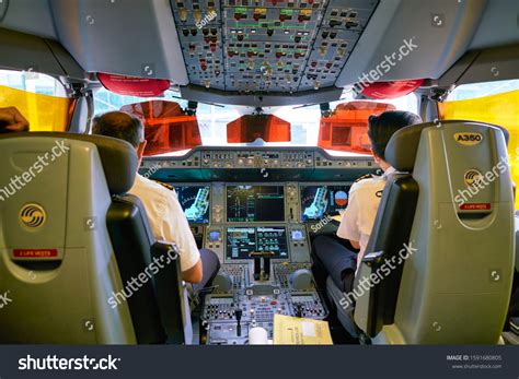 1,011 Airbus A350 Cockpit Images, Stock Photos, 3D objects, & Vectors ...