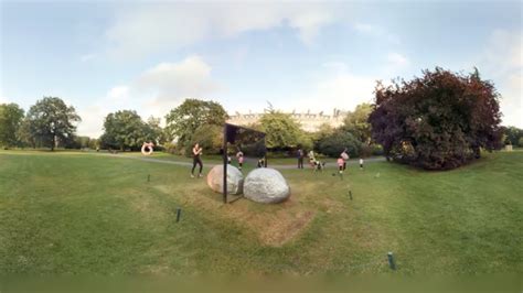 Frieze Sculpture in 360° | Frieze