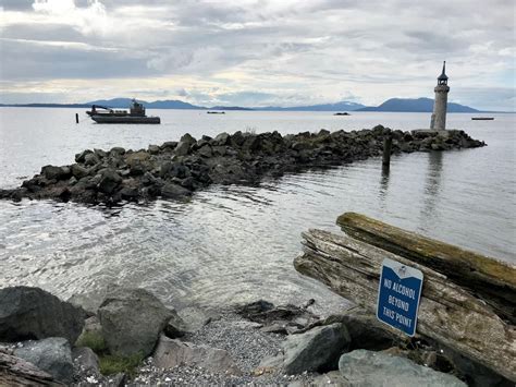 Shucking Oysters at Taylor Shellfish Farms – Heather's Compass