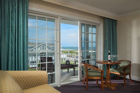 La Mer Beachfront Inn: 2019 Room Prices $411, Deals & Reviews | Expedia