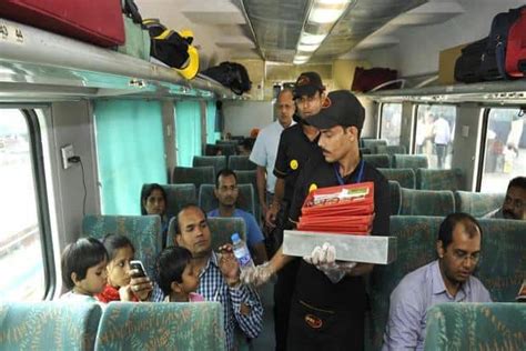 What train passengers eat while travelling on Indian Railways