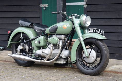 The "Gentleman's Motorcycle" – A Restored 1950 Sunbeam S7 Deluxe