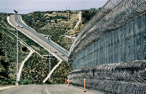 For a Preview of the Border Wall, Look to California - The New York Times