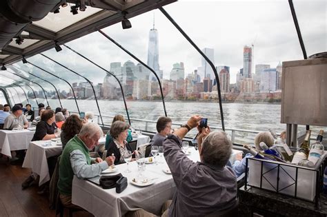 Bateaux New York Premier Dinner Cruise