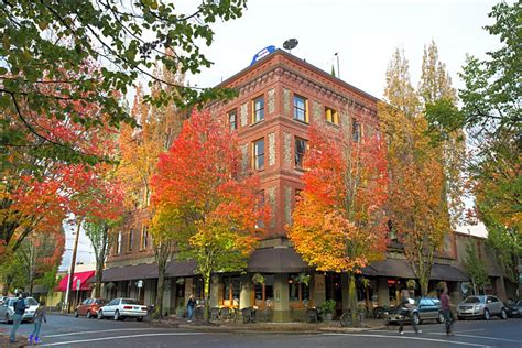 McMenamins Hotel Oregon