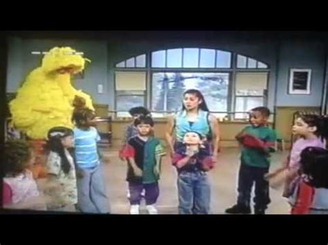 Sesamestreetgetupanddance mp4 3gp flv mp3 video indir