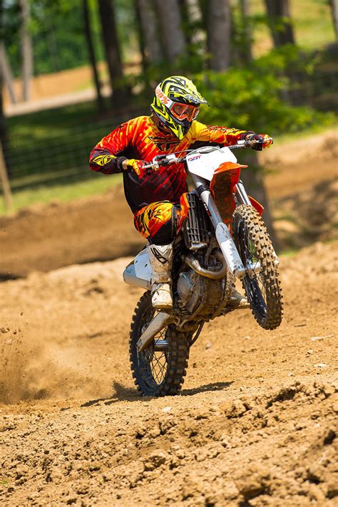 2016 KTM 450SX-F Test Riding Impression - Dirt Bike Test