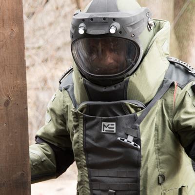 EOD Suit - EOD® 10 Bomb Suit & Helmet Ensemble - Med-Eng