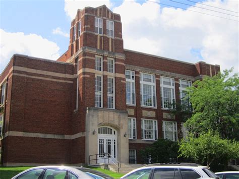 Old Mason High School | Years ago this building on the edge … | Flickr