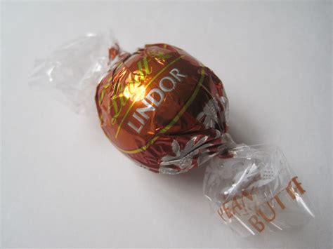 Walking The Candy Aisle: Lindor Peanut Butter Truffles review