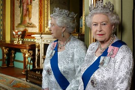 Official Diamond Jubilee portrait of Queen Elizabeth II - Queen ...