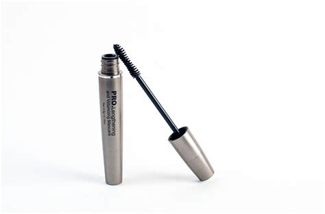 PRO LENGTHENING AND VOLUMIZING MASCARA - Classic MakeUp USA by Emmy