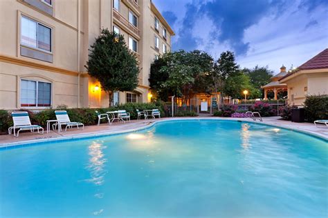 La Quinta Inn & Suites by Wyndham Raleigh Cary | Cary, NC Hotels