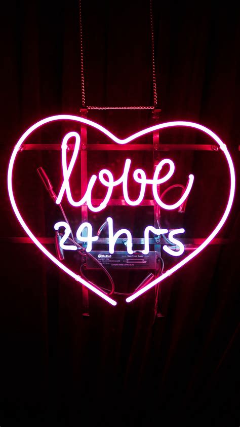 🔥 [20+] Neon Hearts Wallpapers | WallpaperSafari