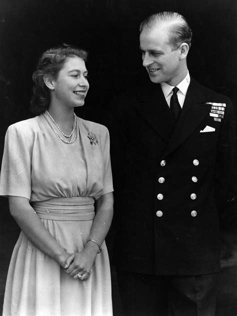 Elizabeth Ii Young Pics : Queen Elizabeth Ii Young Images Stock Photos ...