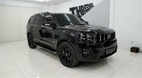 This All-Black Kia Mohave SUV Grabs Attention With Ease