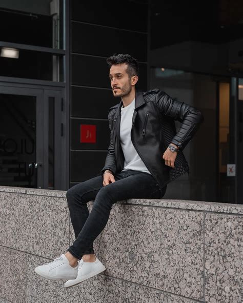 10 Must Carry White Sneakers Outfit for Men. - TiptopGents