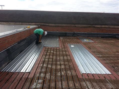 METAL ROOF LEAKS / REPAIR CONTRACTORS