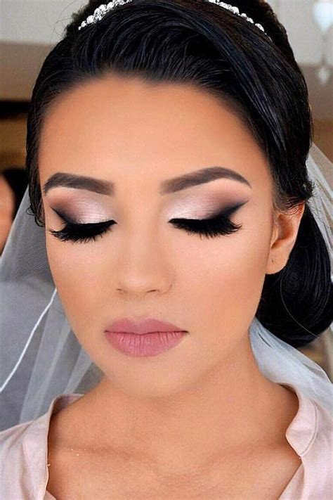 Wedding Makeup: 50 Looks For Brides [2024 Guide + Expert Tips ...