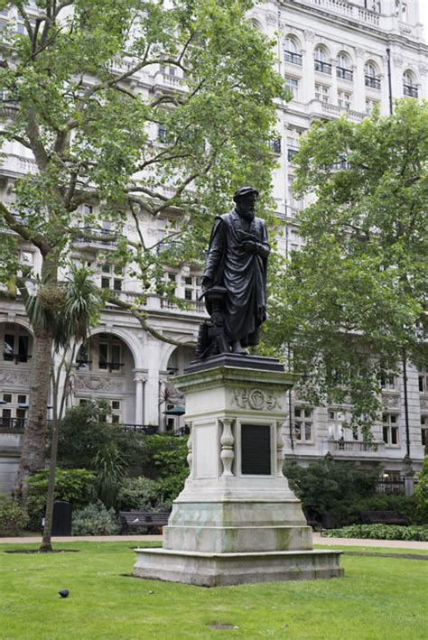 Photos and Prints of Statues and Monuments in London - 1