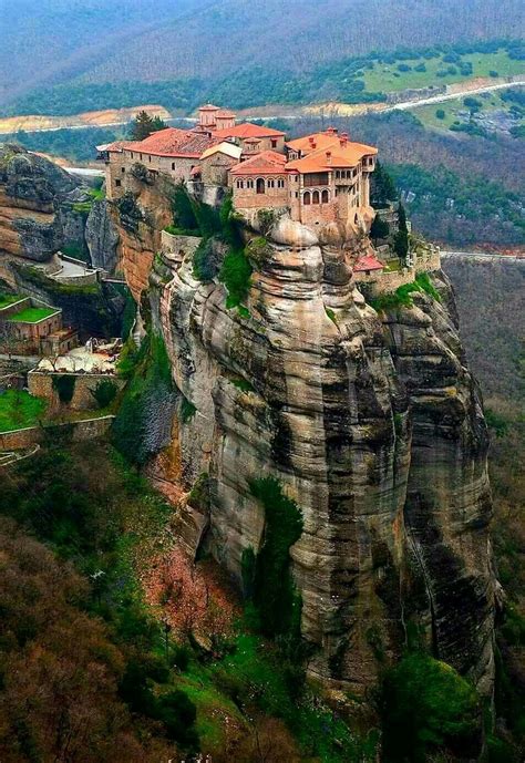 Breathtakingly beautiful 11th century Greek-Orthodox monasteries of ...