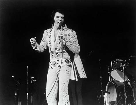 Elvis performed 'Burning Love' in front of 10,000 San Antonio fans