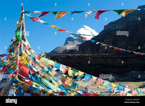 Colourful prayer flags tibet hi-res stock photography and images - Alamy