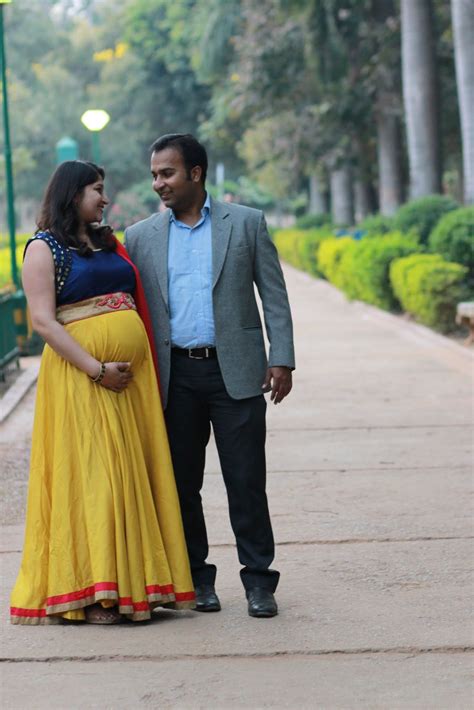 Baby Bump Indian Couple Maternity Photoshoot Ideas - Jaka-Attacker