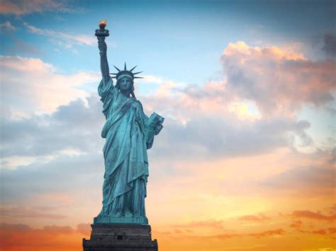 6 Iconic American Landmarks That Almost Weren't