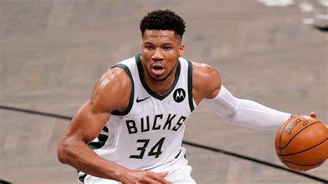 2021 NBA Finals: Giannis Antetokounmpo doubtful for Game 1 - Yahoo Sports