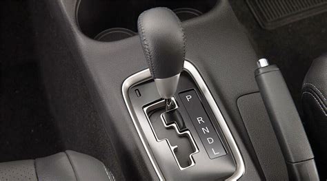 7 Things To Avoid While Driving An Automatic Transmission Car