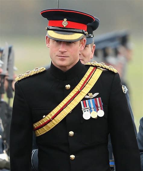 Prince Harry is irresistible in uniform at RAF Honington|Lainey Gossip ...