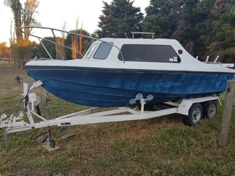 18 Ft Fishing Fiberglass Project Boat Very Deep V Hull Half Cabin ...