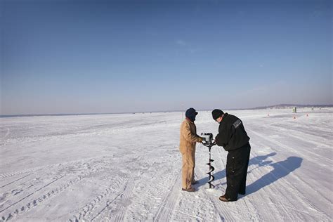 Guide To Overnight Ice Fishing In Minnesota – WCCO | CBS Minnesota