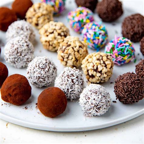 Easy Chocolate Truffles Recipe - The Flavor Bender