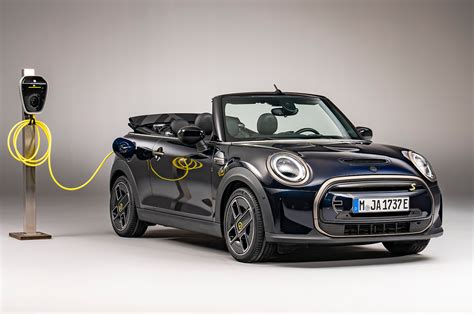 Mini Cooper SE EV convertible: design, range, performance, details ...